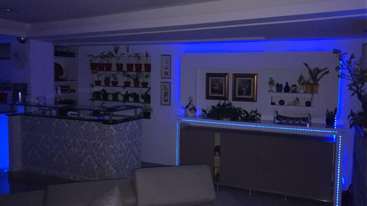 Ferienwohnung Ozana Apartament Constanţa Exterior foto